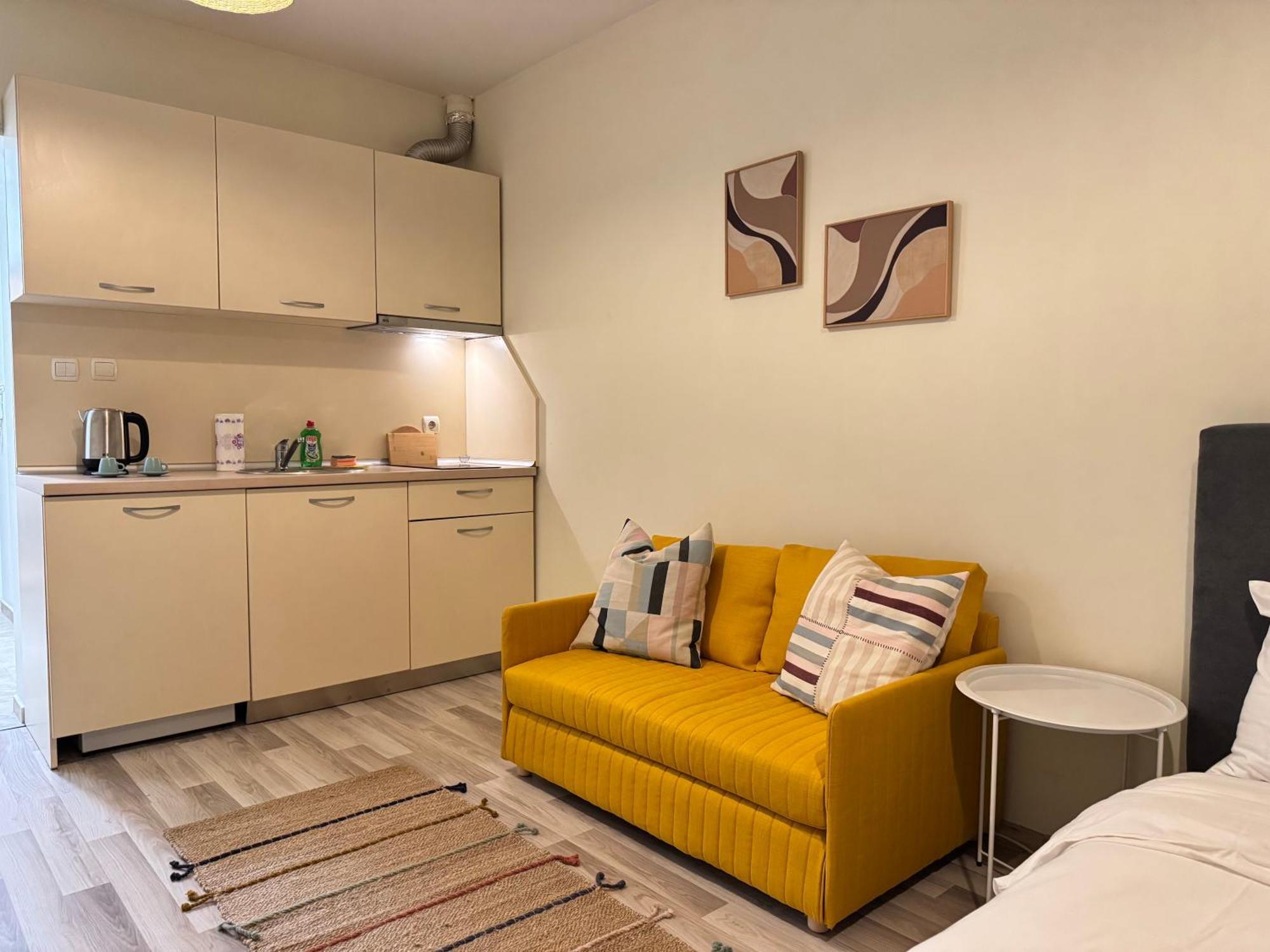 108 By Cosher Apartment